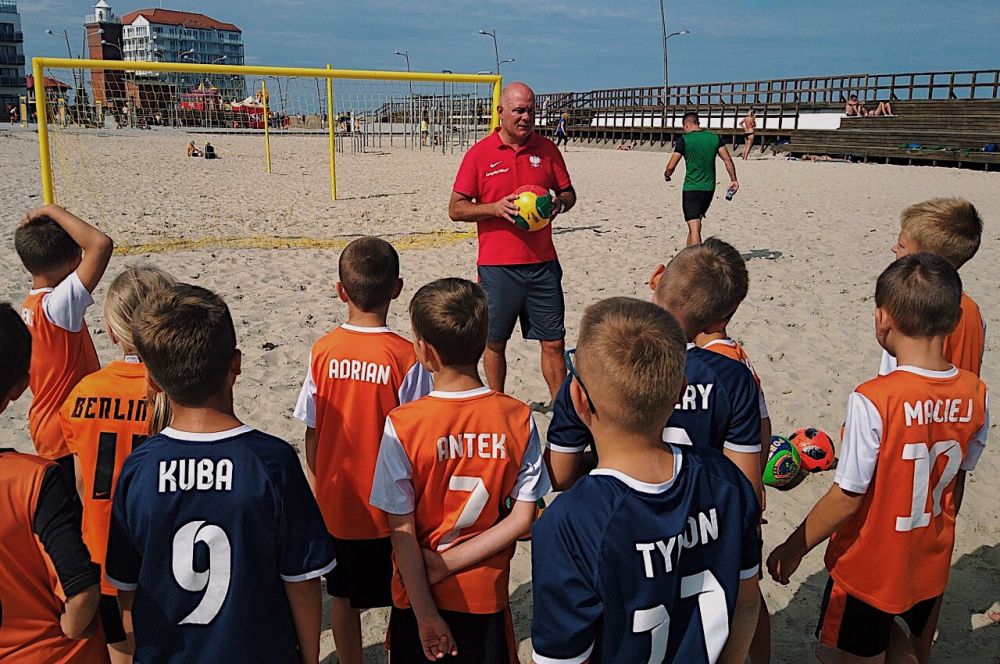Akademia trenuje jak FCB na plaży!
